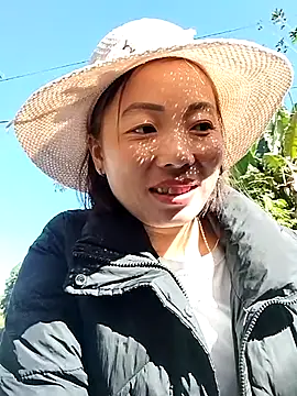 Annaacutee's cam snapshot