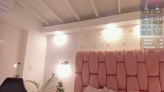 aishathornee's cam snapshot