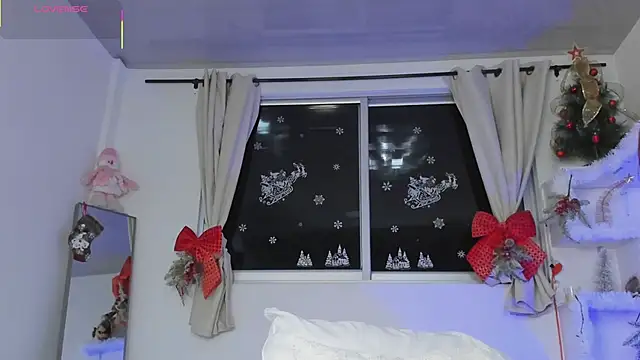 Selenafox_0's cam snapshot