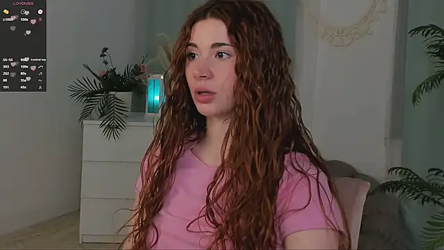 Freckle_Diyana's cam snapshot