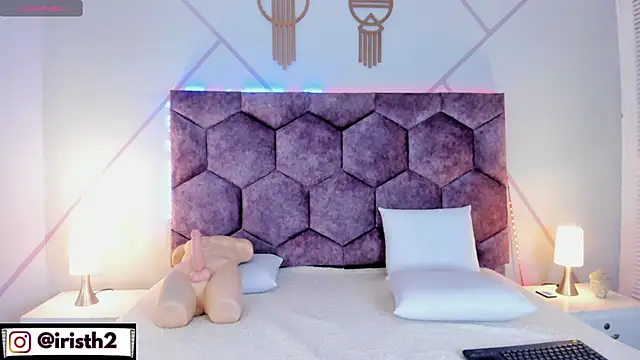 Iris_Thompson_'s cam snapshot