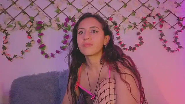 Lolarosesxs's cam snapshot