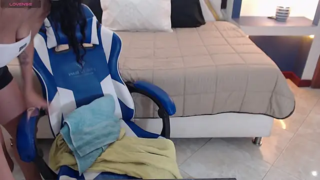 emily_rz1's cam snapshot