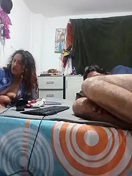 jeans_and_emma's cam snapshot