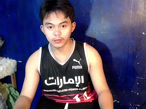 urguy_toshi live sex cam