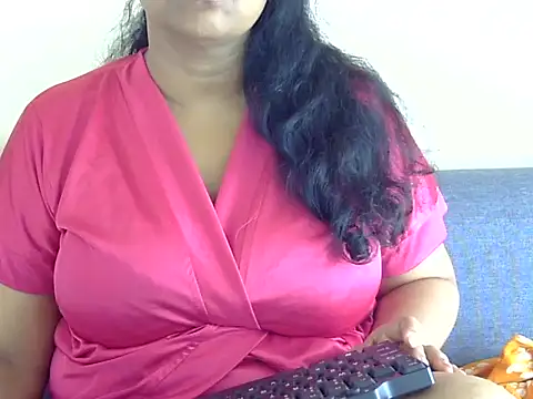 Chatwithsia's cam snapshot