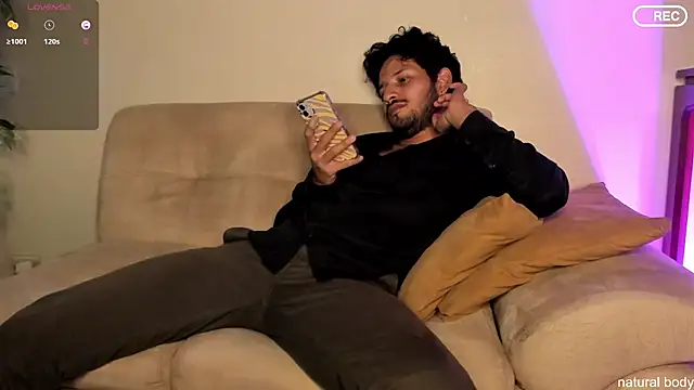 Nicholasrodrii live sex cam