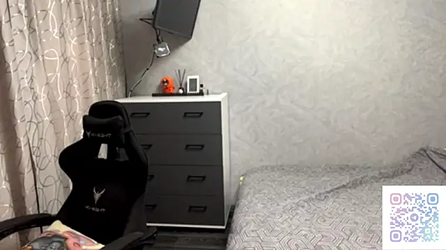 Meowluly's cam snapshot