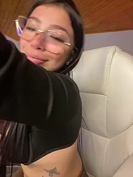 Maddy_Piink's cam snapshot