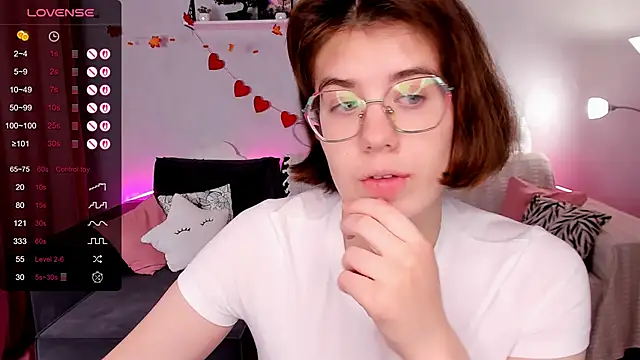 BellaCaress live sex cam