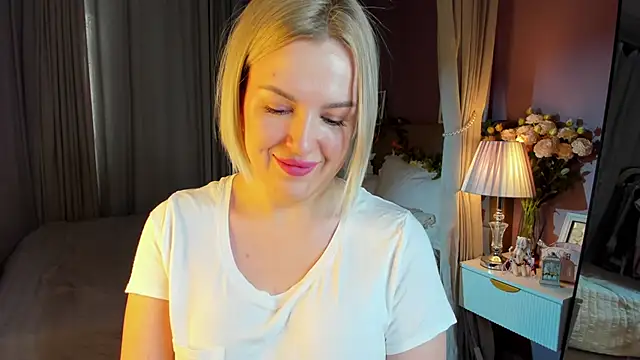 Nikki_Kai's cam snapshot