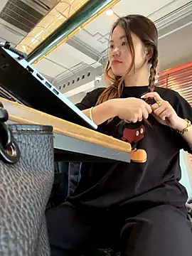 Emily_9xx's cam snapshot