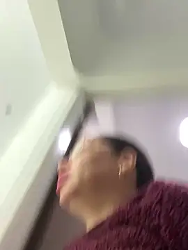 HealingHoney's cam snapshot