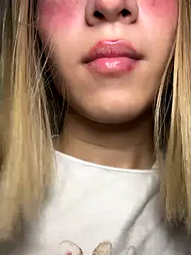 SweetBunnyGF live sex cam