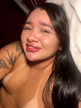 QueenYumi live sex cam