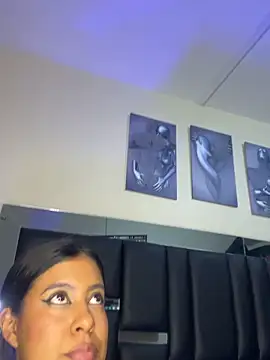 Kendra_C's cam snapshot