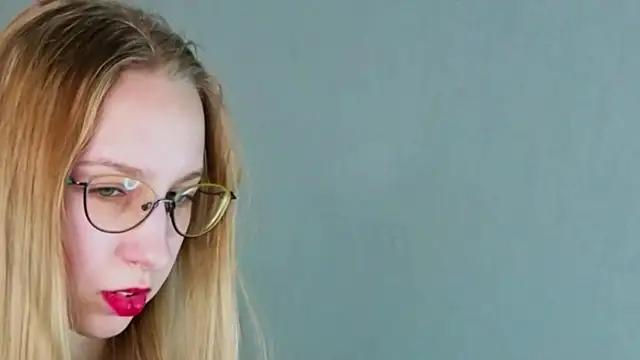 AnaArney's cam snapshot