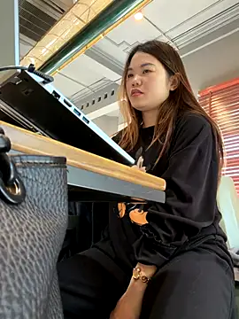 Emily_9xx's cam snapshot