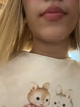 SweetBunnyGF's cam snapshot