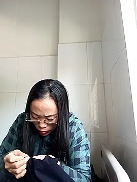 CoMay003's cam snapshot