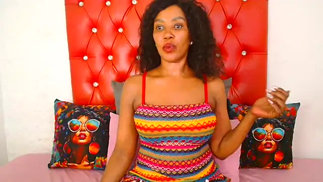 GaggingQueen32's cam snapshot