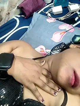 hornyzinia123 live sex cam