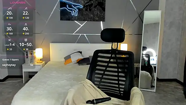 take_me_to_moon's cam snapshot