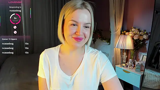 Nikki_Kai's cam snapshot