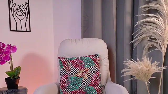 Zara_Nova's cam snapshot