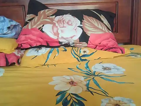 Nuttysub live sex cam