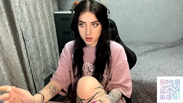 Meowluly's cam snapshot