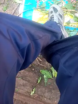 FinableKnee live sex cam