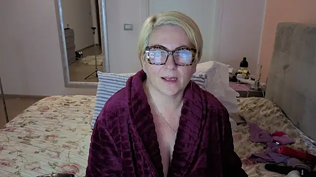 Pumabionda live sex cam