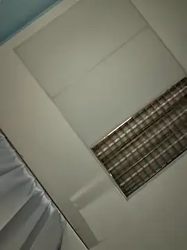 Junani2231 live sex cam