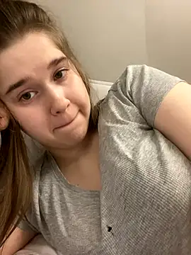 HornyGirlH live sex cam