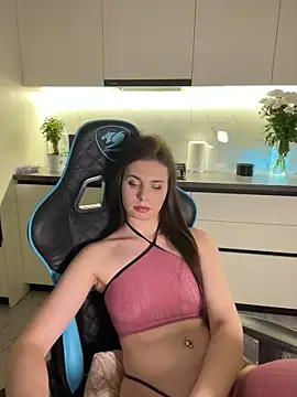 CurlyLara live sex cam