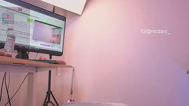 nicdani_1's cam snapshot