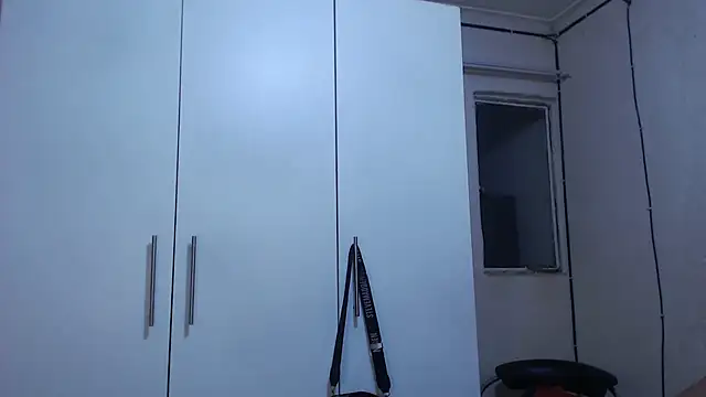 GoldSnowxx23xx_'s cam snapshot