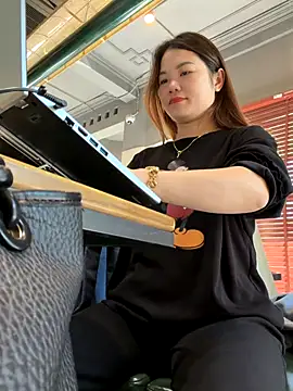 Emily_9xx's cam snapshot