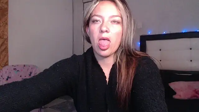 Mahia_000's cam snapshot