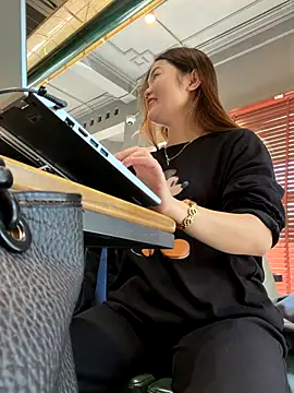 Emily_9xx live sex cam