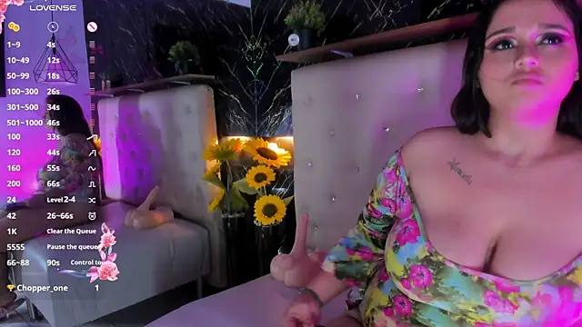 SaraLondon13's cam snapshot