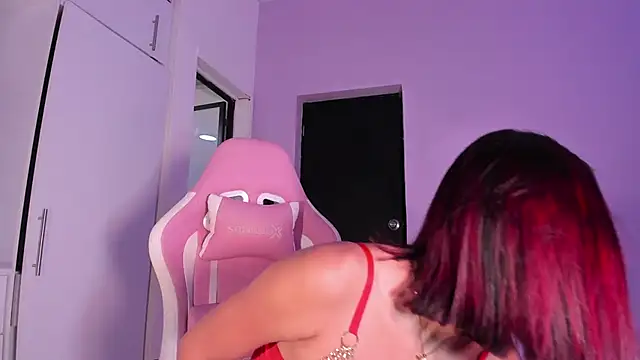 daphne_courtis's cam snapshot