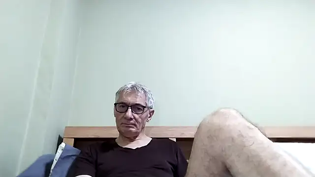 BIGUNCUTHARDCOCK live sex cam