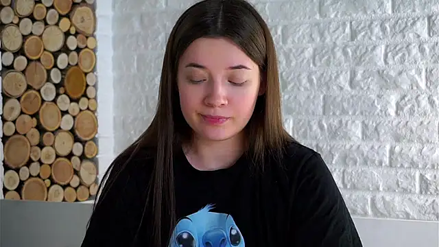 LowOncoming live sex cam