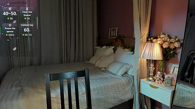 Nikki_Kai live sex cam