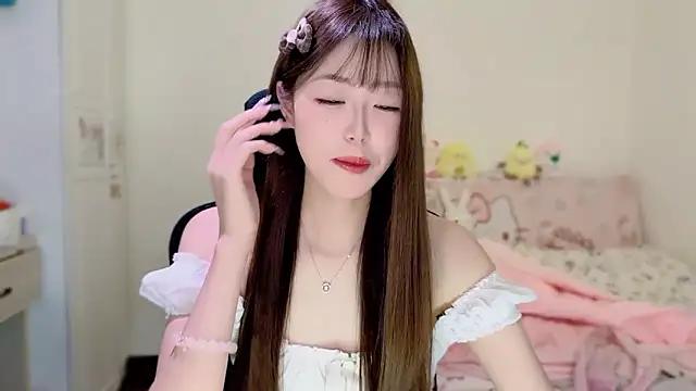 Onecutelittle live sex cam