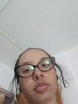 kiaralenon live sex cam