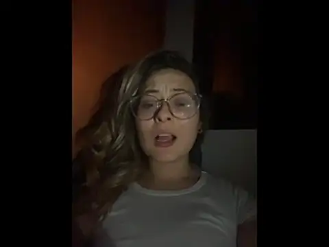 Lilaa2305's cam snapshot