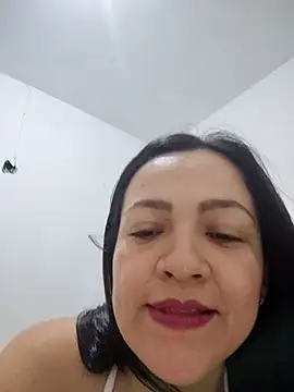 LindaSalo33's web cam